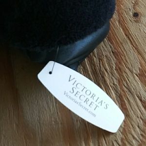 Victoria's Secret Bedding - ⭐Victoria Secret's throw Victoria's Secret Bedding - ⭐Victoria Secret's throw